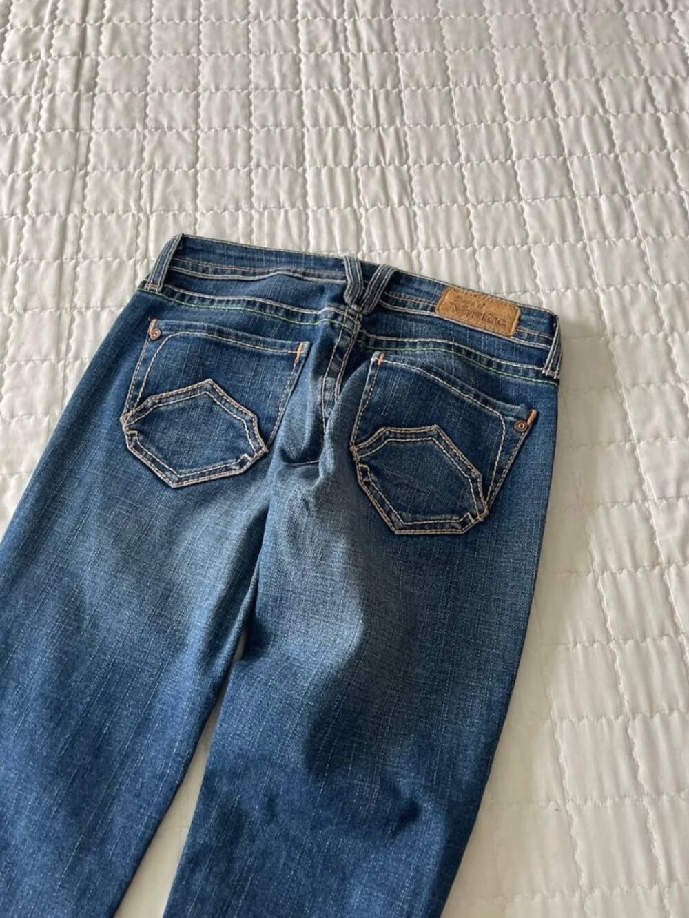 Silver Jeans Co. Women's Bootcut Blue Denim Jeans - Picture 4 of 4